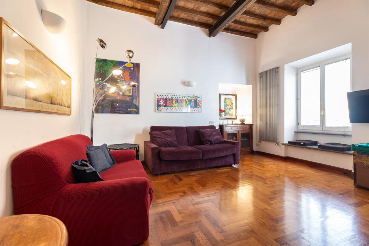 Appartamento Via Del Teatro Pace — Photos 2
