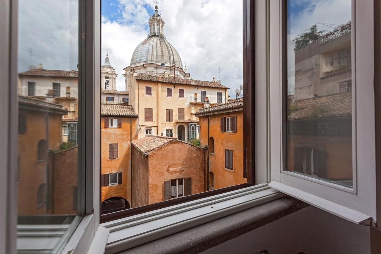 Appartamento Via Del Teatro Pace, Rome